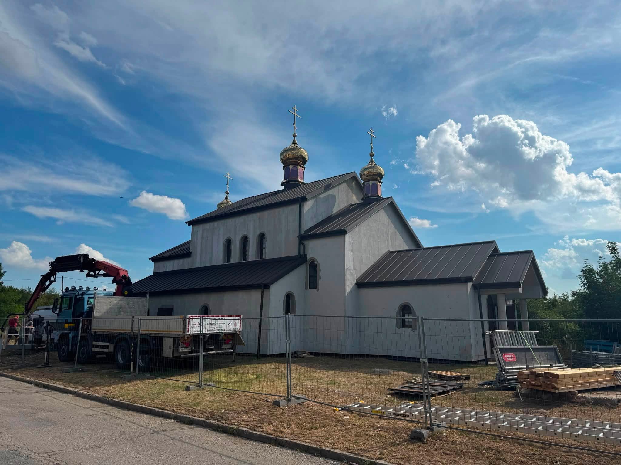 V Nitre nainštalovali kríže a kupoly na nový pravoslávny chrám фото 1