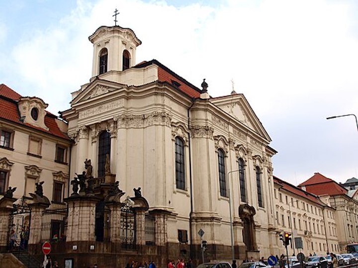 Konec svíčkového kouře v kostelech? Ochrana fresek novými svícny фото 1