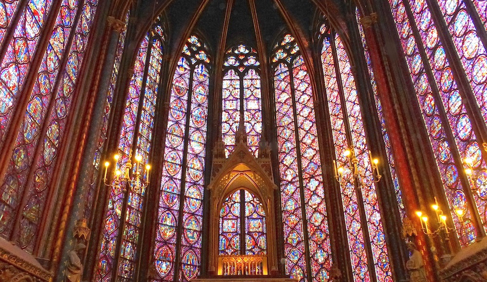 V katedrále Notre-Dame nainstalují moderní vitráže. Kritici jsou proti фото 1